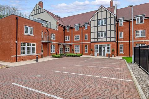 2 bedroom apartment to rent, Lambourne Road, Chigwell IG7