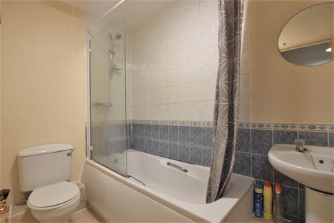 1 bedroom apartment for sale, Juniper Court, Hounslow TW3