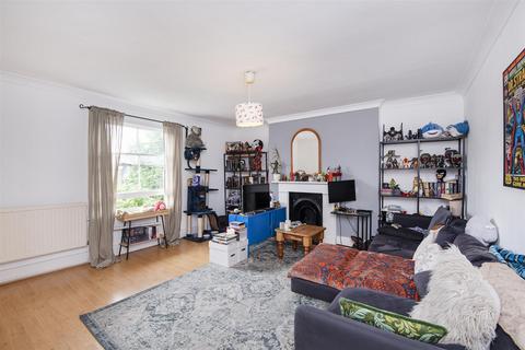 Flat 4, 14 Windsor Road, London, W5 5PD