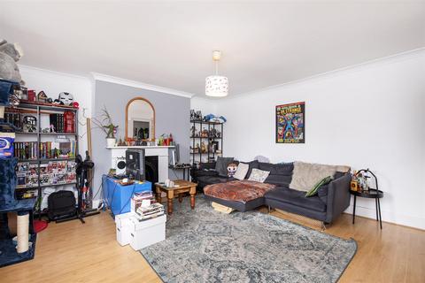 Flat 4, 14 Windsor Road, London, W5 5PD