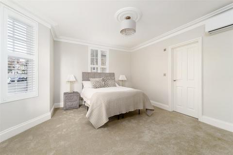 2 bedroom flat for sale, Rosebank Road, Hanwell, W7