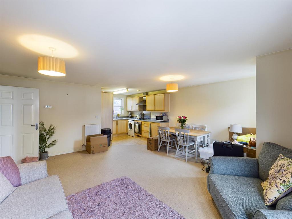 Lounge/Dining Room
