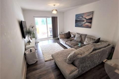2 bedroom flat for sale - Russell Way, Crawley RH10