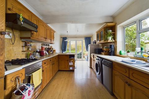 4 bedroom detached bungalow for sale, Hollybush Road, Crawley RH10