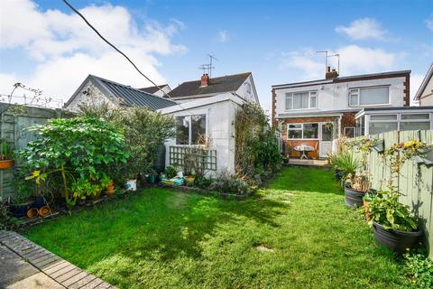 2 bedroom semi-detached house for sale, St. Margarets Avenue, Cottingham