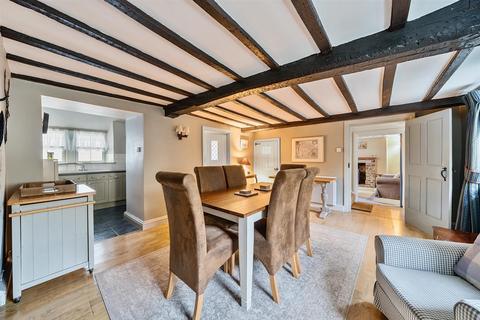 82 The Square, Hartland, Bideford, EX39 6BL