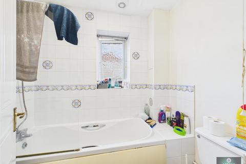 undefined, Lyon Close, Crawley RH10