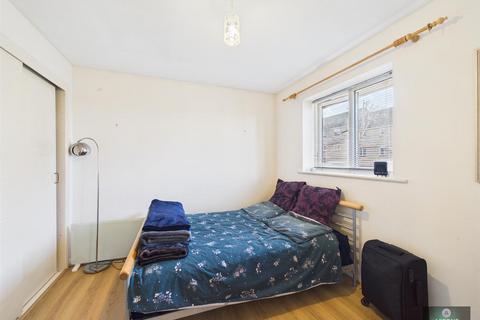 undefined, Lyon Close, Crawley RH10