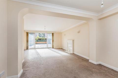 2 bedroom ground floor flat for sale, Keverstone Court, 97 Manor Road, Bournemouth