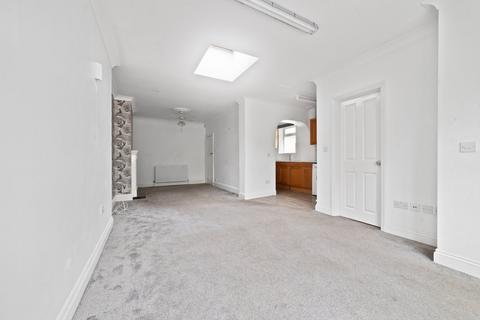 3 bedroom semi-detached house for sale, Petersfield Road, Staines-upon-Thames, TW18