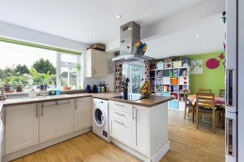 4 Arden Road, Furnace Green, Crawley, RH10 6HY