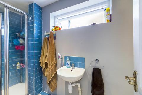 4 Arden Road, Furnace Green, Crawley, RH10 6HY