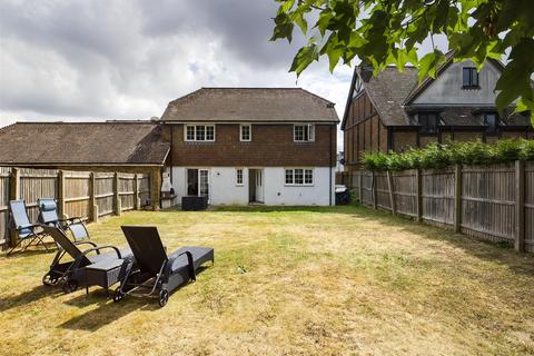 41 The Squires, Pease Pottage, Crawley, RH11 9BU