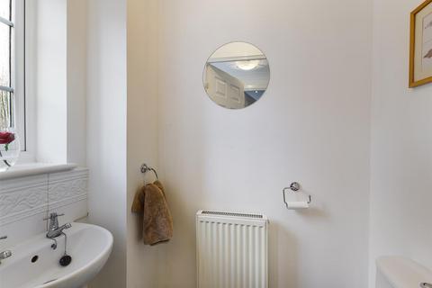 41 The Squires, Pease Pottage, Crawley, RH11 9BU