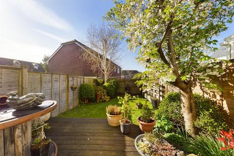 15 The Squires, Pease Pottage, Crawley, RH11 9BU