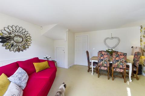 15 The Squires, Pease Pottage, Crawley, RH11 9BU