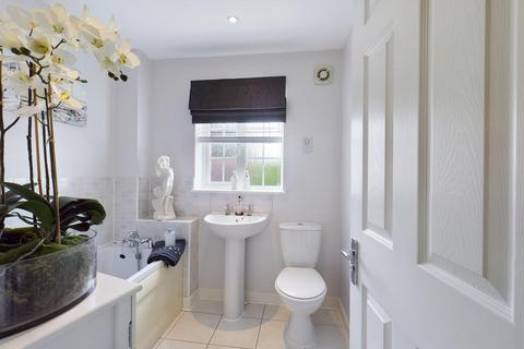 15 The Squires, Pease Pottage, Crawley, RH11 9BU