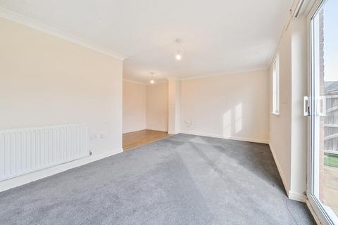 15 Birkdale Close, London, SE28 8JX