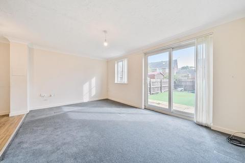 15 Birkdale Close, London, SE28 8JX