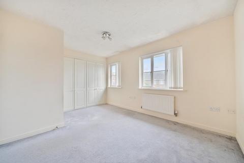 15 Birkdale Close, London, SE28 8JX