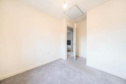 15 Birkdale Close, London, SE28 8JX