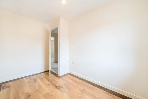 15 Birkdale Close, London, SE28 8JX