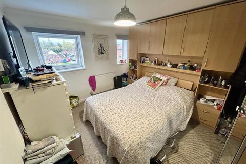 6 Bramley Shaw, Waltham Abbey, EN9 3NL