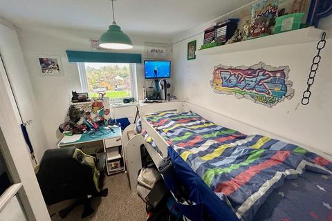 6 Bramley Shaw, Waltham Abbey, EN9 3NL
