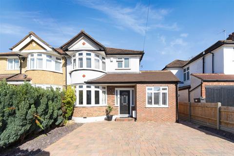 3 bedroom semi-detached house for sale - Commonfield Road, Banstead