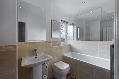 18 Benjamin Road, Maidenbower, Crawley, RH10 7QY