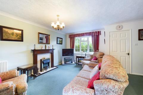 3 Barber Close, Maidenbower, Crawley, RH10 7LU