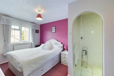 3 Barber Close, Maidenbower, Crawley, RH10 7LU