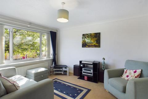 1 Wenlock Close, Crawley, RH11 8NH