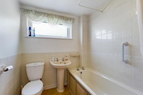 1 Wenlock Close, Crawley, RH11 8NH
