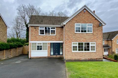 4 bedroom detached house for sale, Cheviot Way, Mirfield