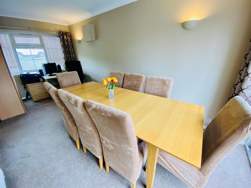 Cheviot way 11 dining room 2.jpg