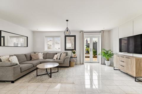 38 Trinity Drive, Folkestone, CT19 5UU