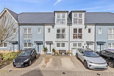 22 Trinity Drive, Folkestone, CT19 5UU