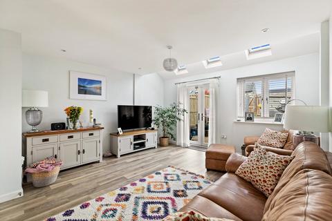 22 Trinity Drive, Folkestone, CT19 5UU