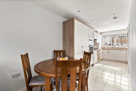 22 Trinity Drive, Folkestone, CT19 5UU