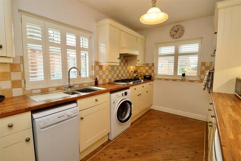 2 bedroom detached bungalow for sale, Elvington Park, Elvington, York