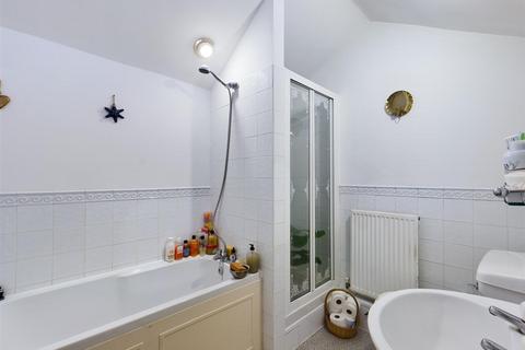 9 Alpha Road, Crawley, RH11 7BH