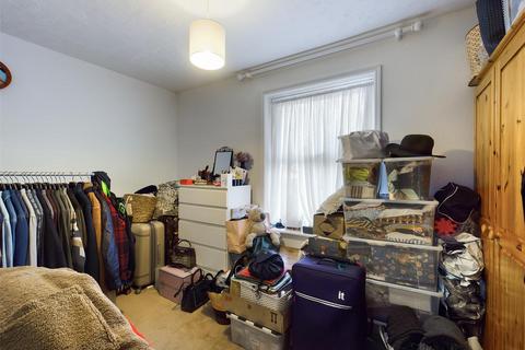 9 Alpha Road, Crawley, RH11 7BH