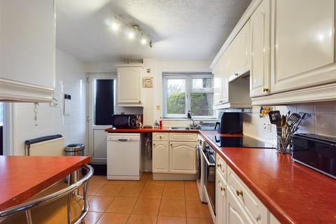 54 Barrington Road, Crawley, RH10 6DB
