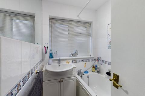 54 Barrington Road, Crawley, RH10 6DB