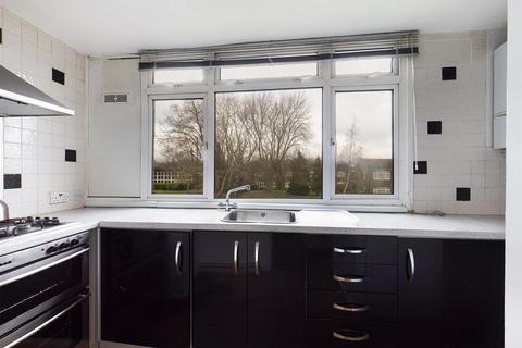14 Ashburnham Road, Crawley, RH10 6QZ