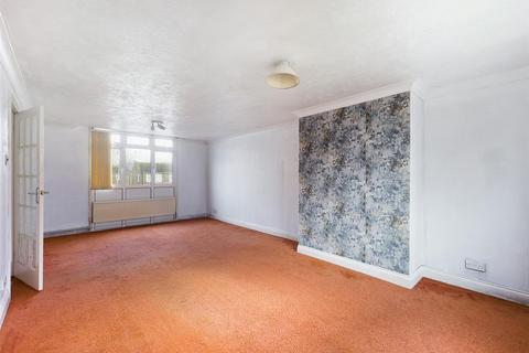 14 Ashburnham Road, Crawley, RH10 6QZ