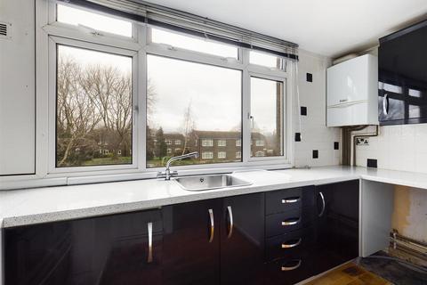 14 Ashburnham Road, Crawley, RH10 6QZ