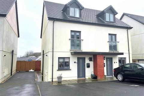 3 bedroom townhouse for sale, Llys Y Foryd, Kidwelly