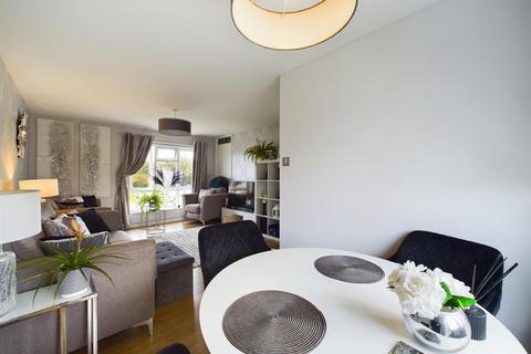 1 bedroom flat for sale - Comper Close, Bewbush RH11